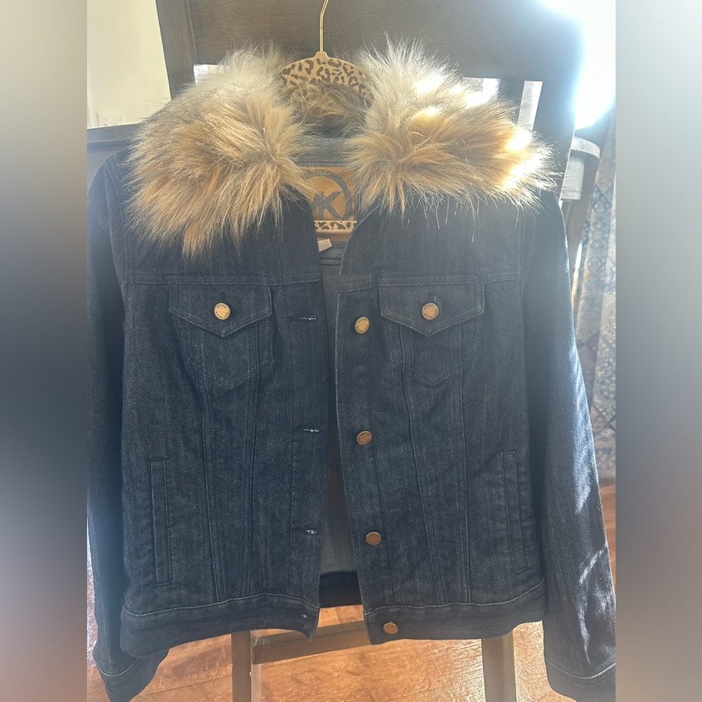 Michael kors Denim Jacket with Faux Fur Collar, new wo tags